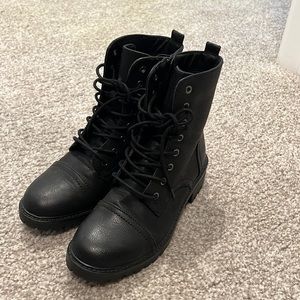 universal thread boots